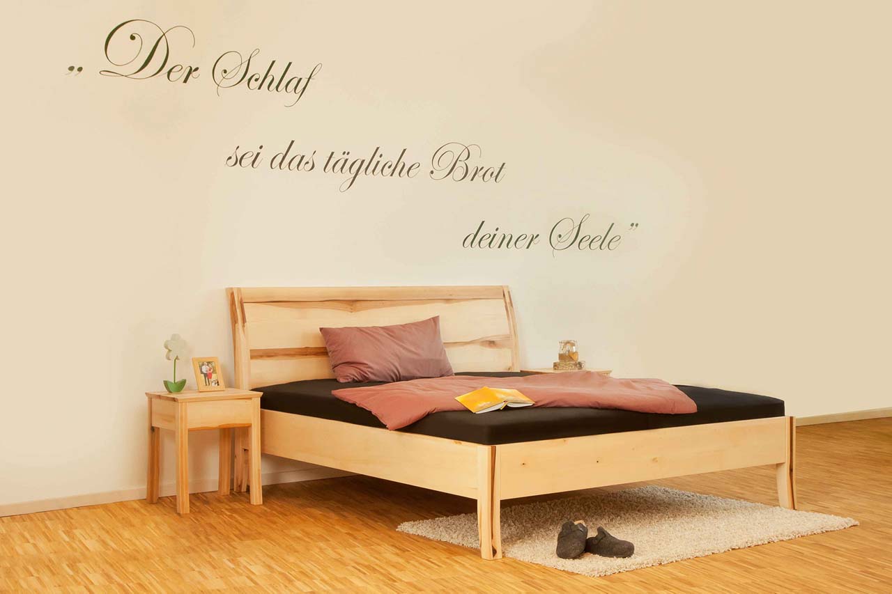 Massivholzbett-Hanni in Elsbeerre