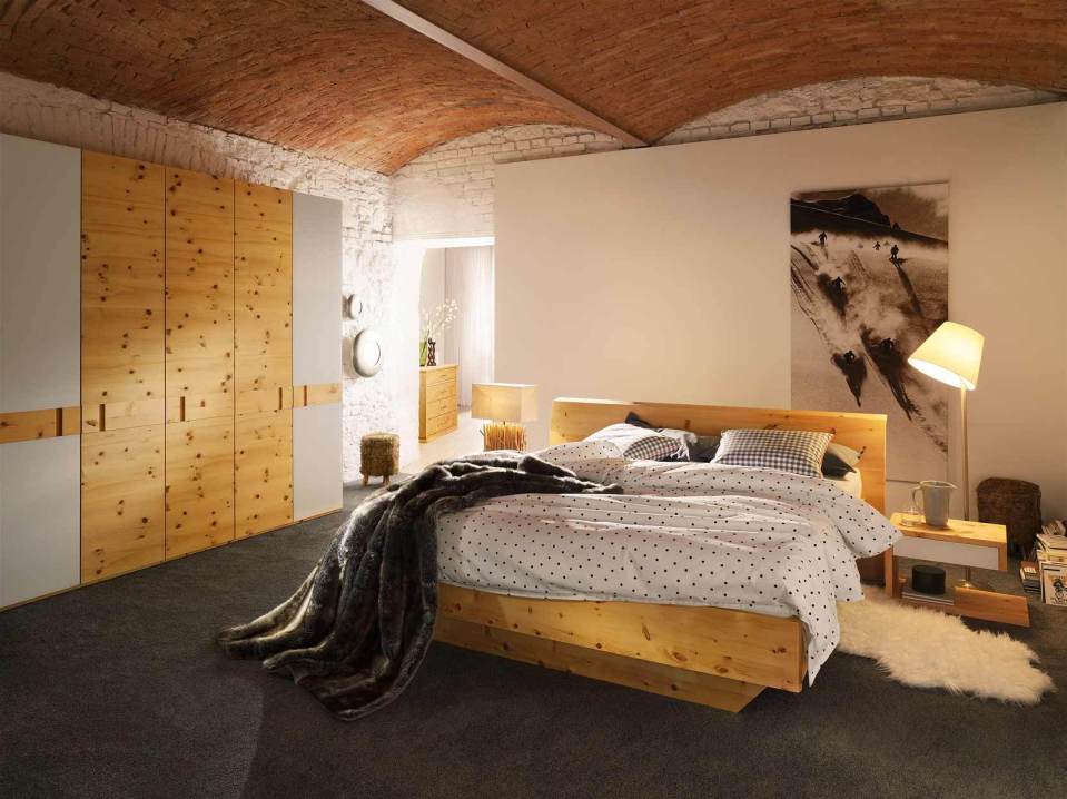 Schlafzimmer Massivholz aus Zirbenholz